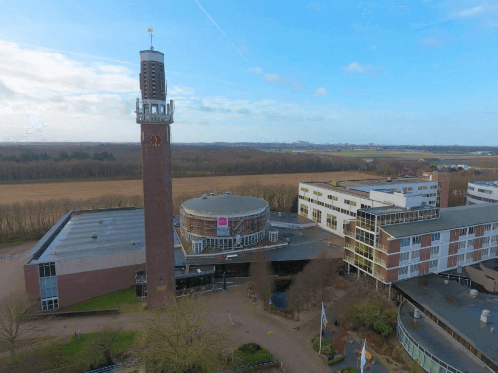 Atrium in de steigers